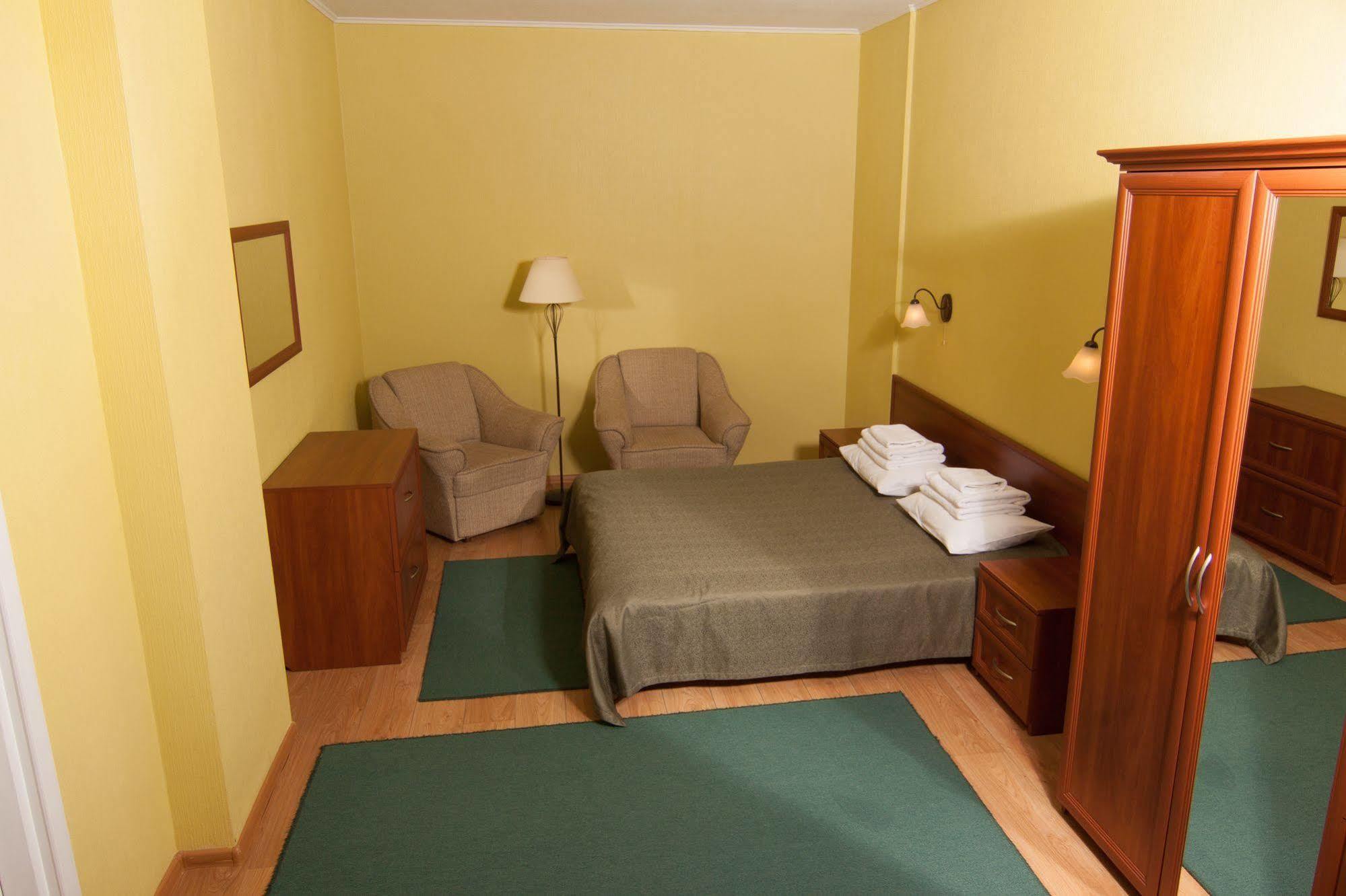 Mini-Hotel On Geroiv Energetykiv Street 18 كييف المظهر الخارجي الصورة