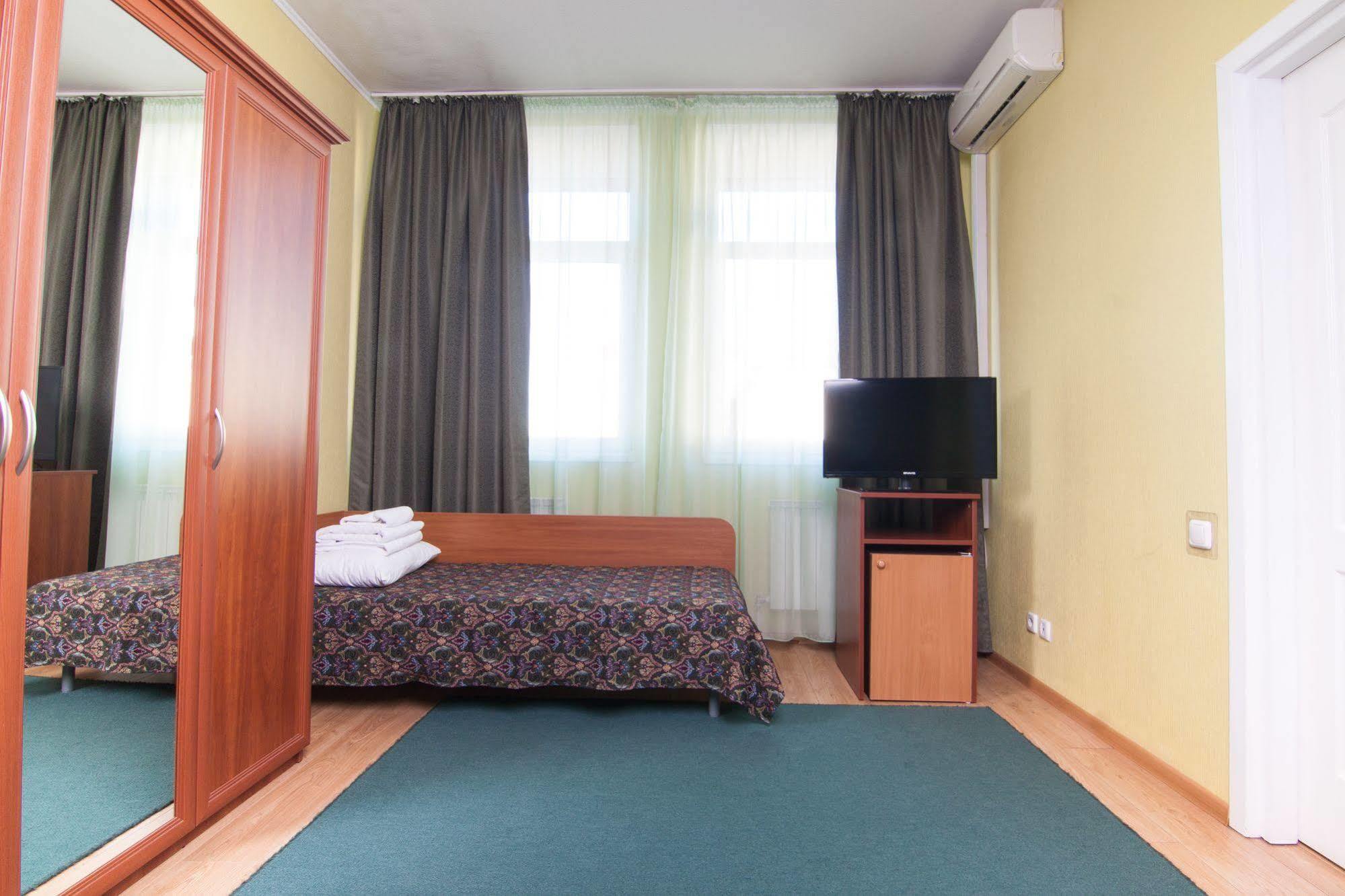 Mini-Hotel On Geroiv Energetykiv Street 18 كييف المظهر الخارجي الصورة