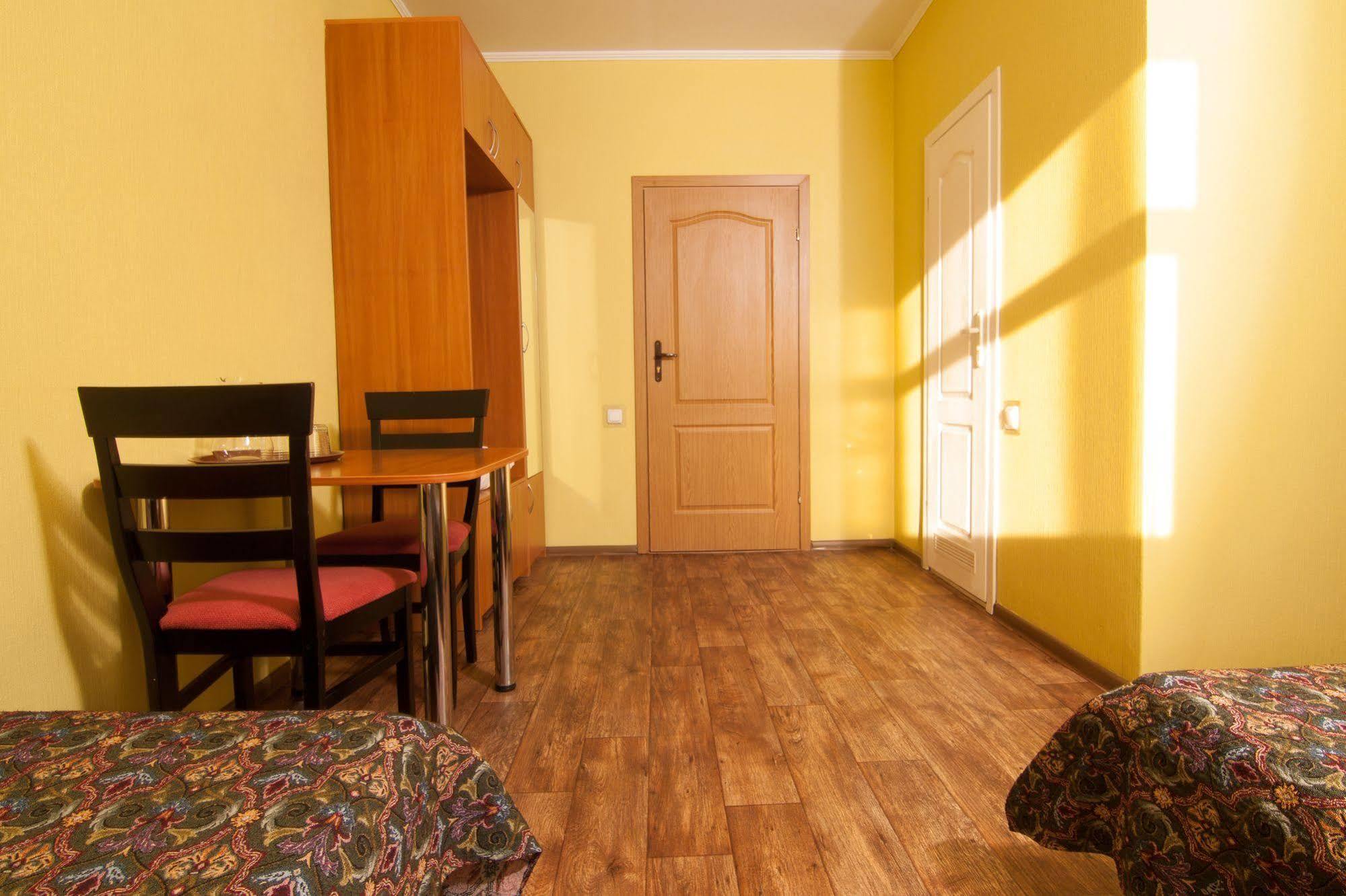 Mini-Hotel On Geroiv Energetykiv Street 18 كييف المظهر الخارجي الصورة